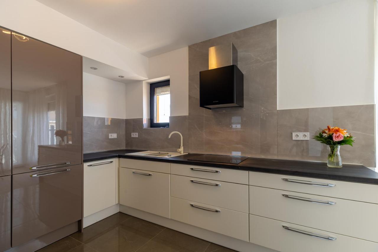 Villa Family And Friends Private Heated Pool With Jacuzzi Zadar Buitenkant foto