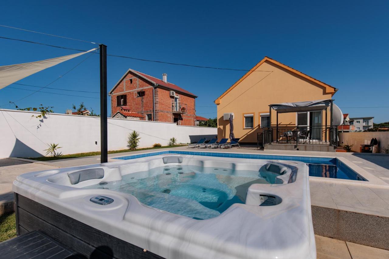Villa Family And Friends Private Heated Pool With Jacuzzi Zadar Buitenkant foto